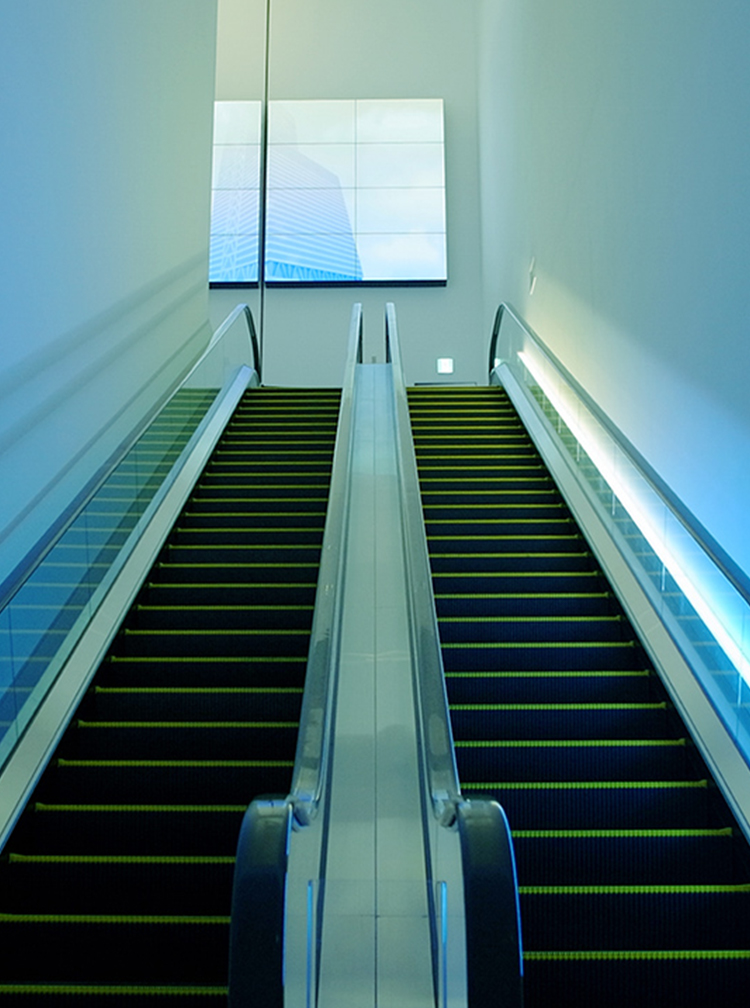 近鉄百貨店「ABENO HARUKAS Escalator Hall」